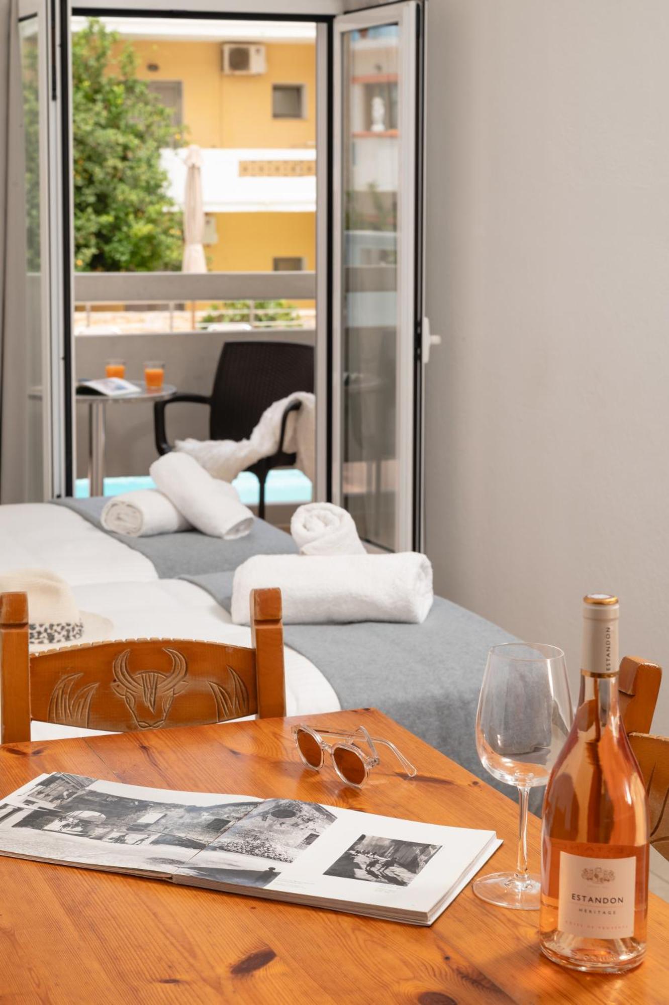 Thelesi Apartments Stalós Extérieur photo