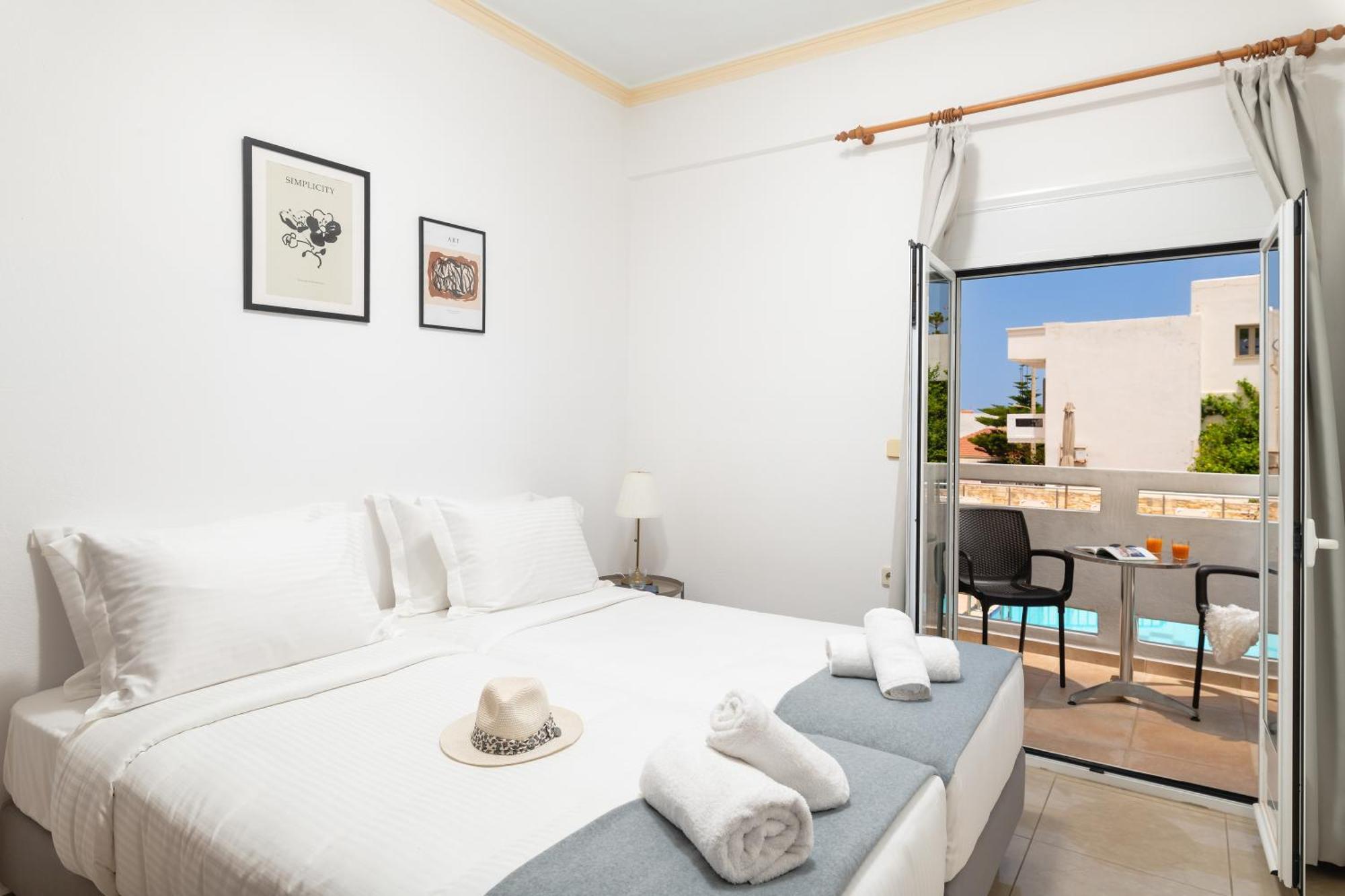 Thelesi Apartments Stalós Extérieur photo