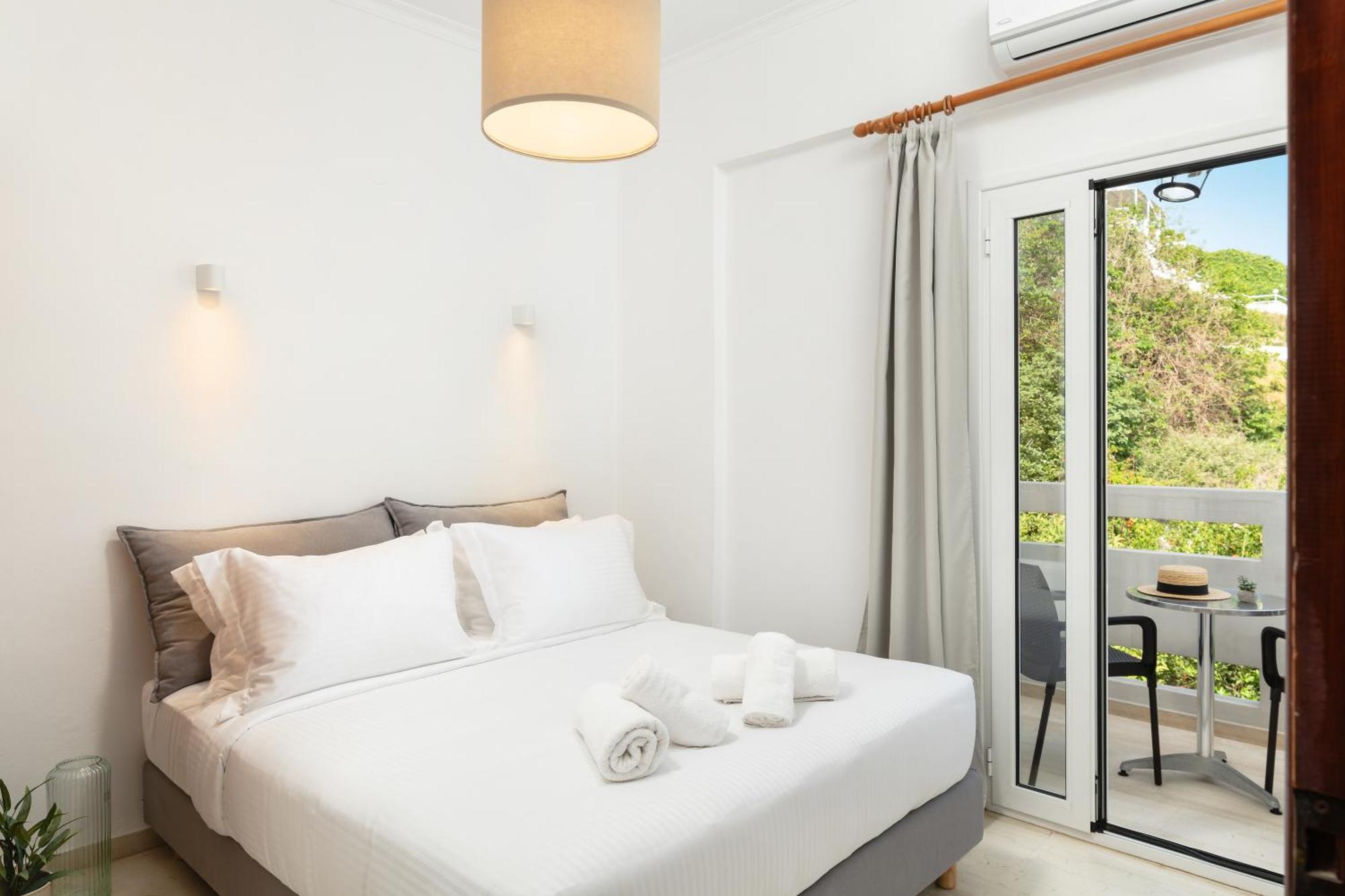 Thelesi Apartments Stalós Extérieur photo