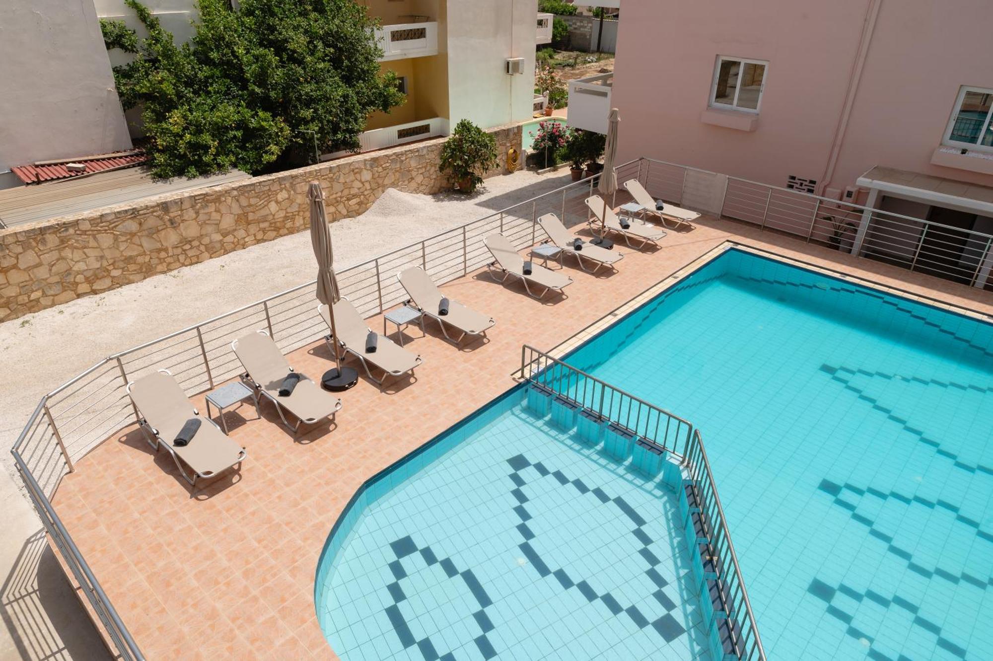 Thelesi Apartments Stalós Extérieur photo