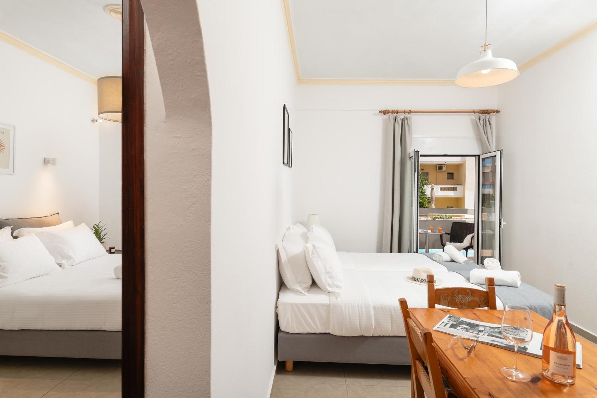Thelesi Apartments Stalós Extérieur photo