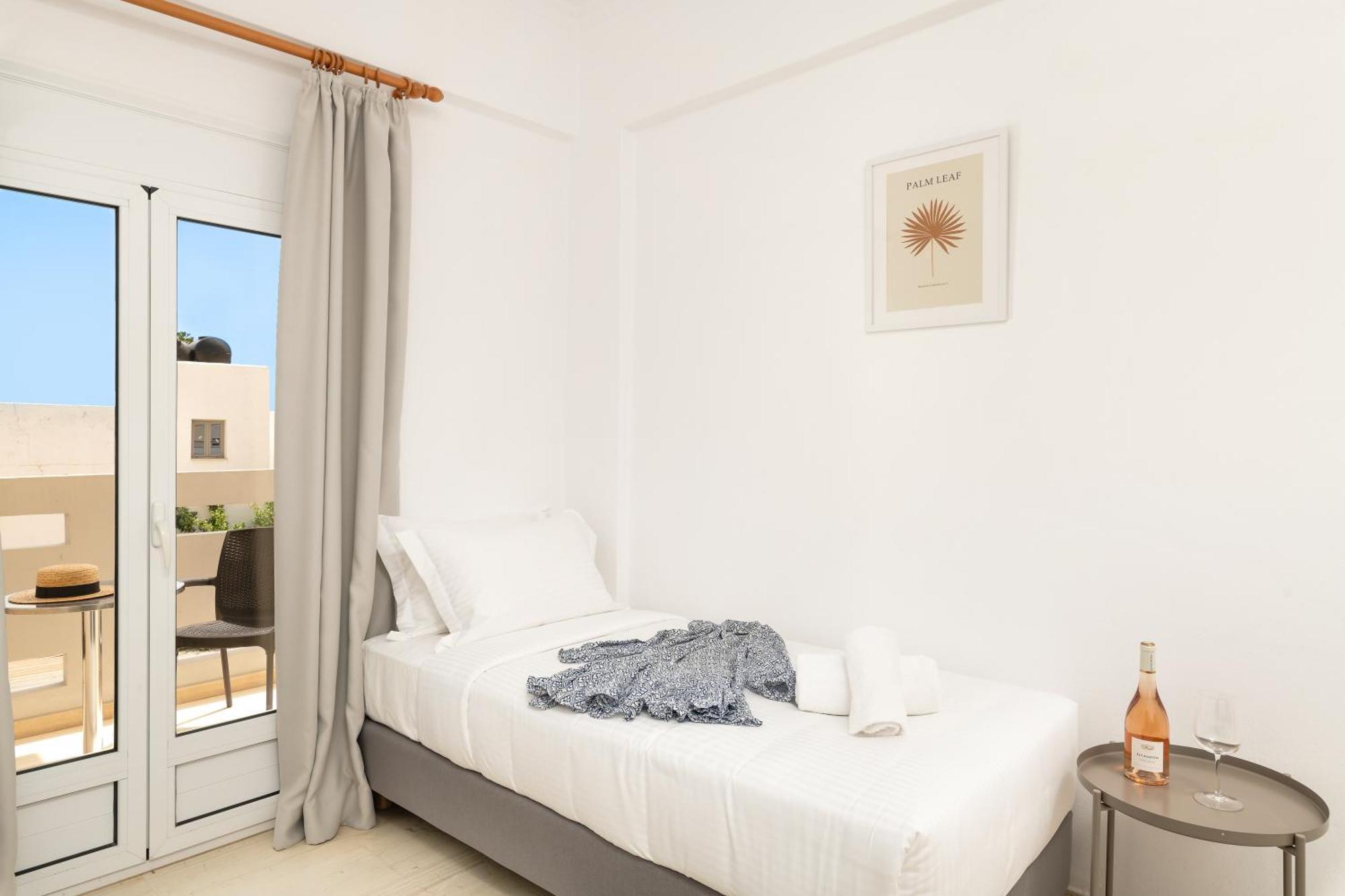 Thelesi Apartments Stalós Extérieur photo