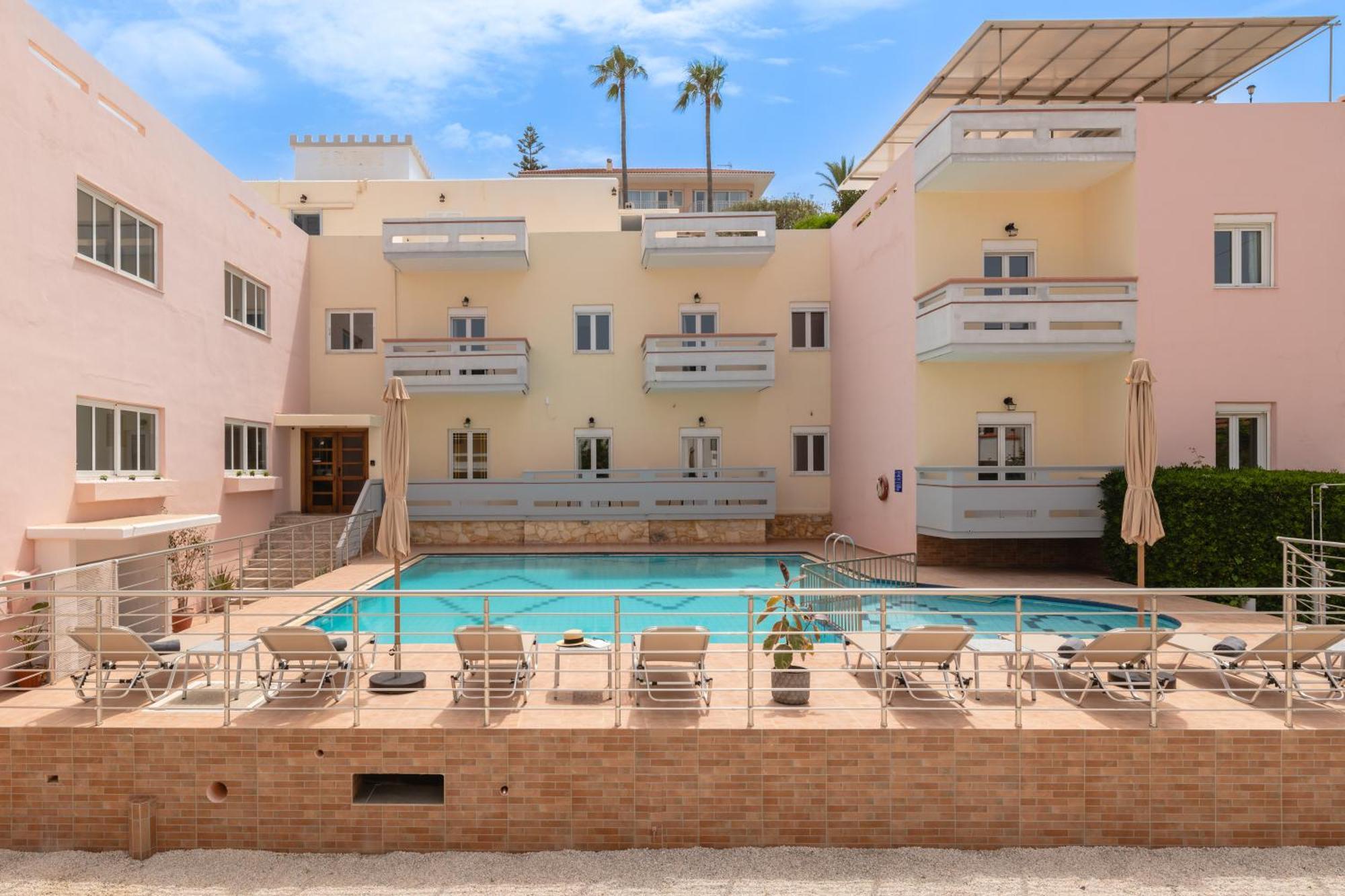 Thelesi Apartments Stalós Extérieur photo