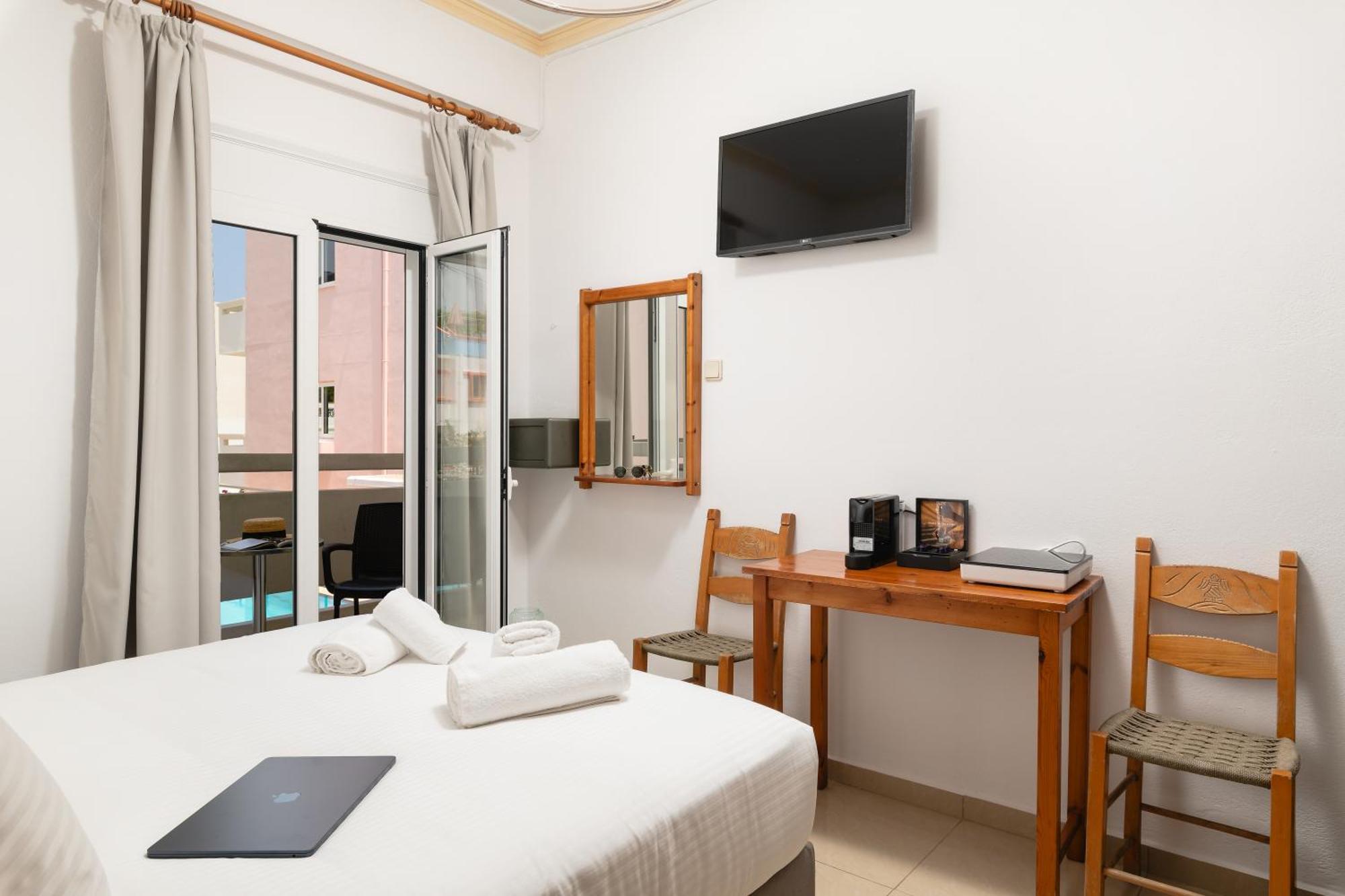 Thelesi Apartments Stalós Extérieur photo