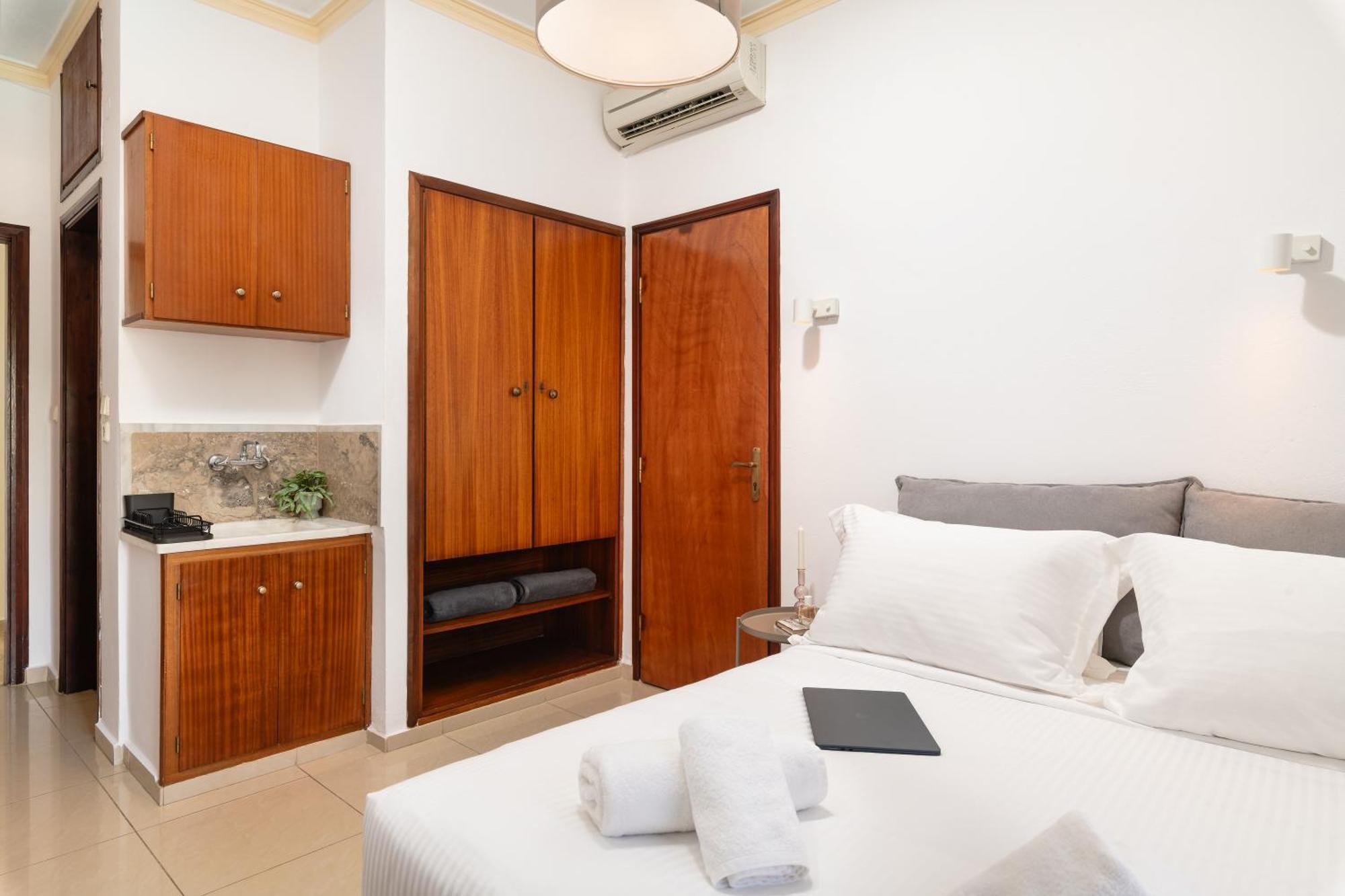 Thelesi Apartments Stalós Extérieur photo